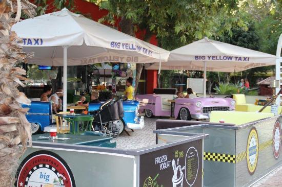 Big Yellow Taxi Benzin Cafe